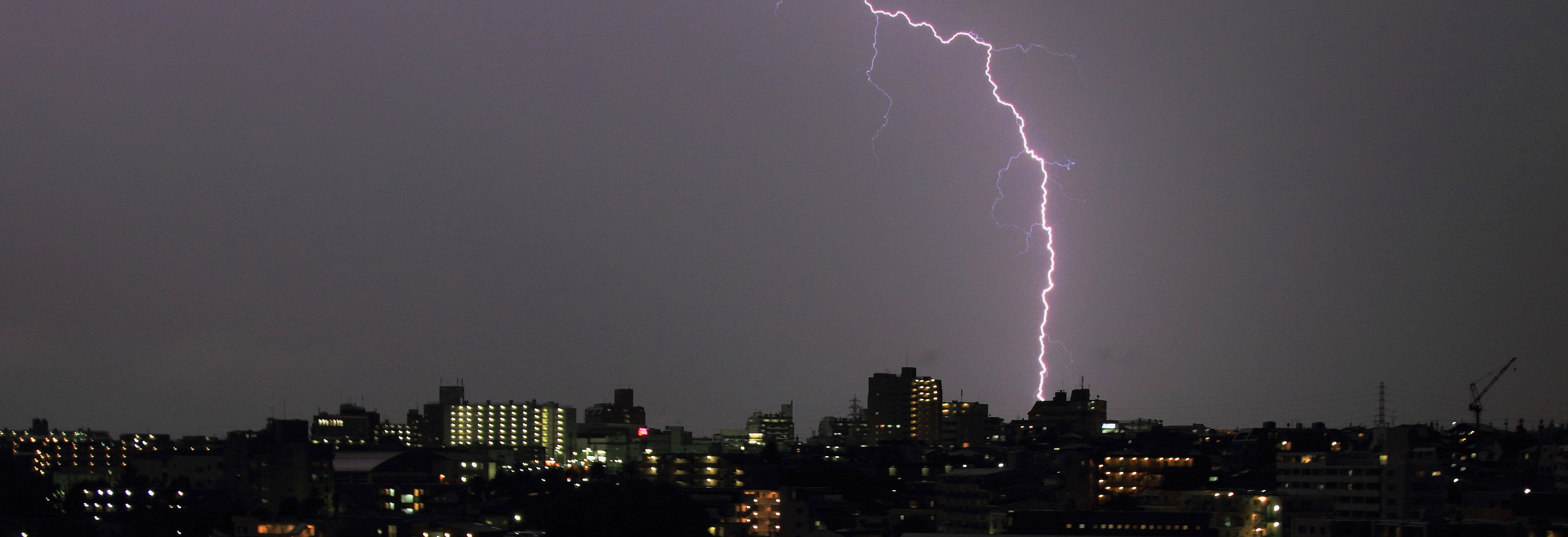 雷被害から機器を守る!!最新の雷サージ防止技術 | ノイズ対策（配線、ケーブル、usb）やEMC・EMI対策なら電研精機研究所